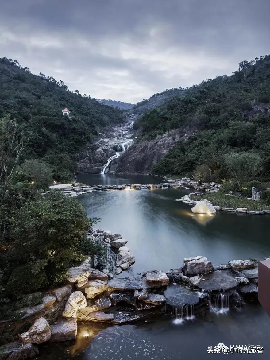 惠州又一避世乌托邦，泡“岭南第一汤”，瀑布无边泳池，如诗如画