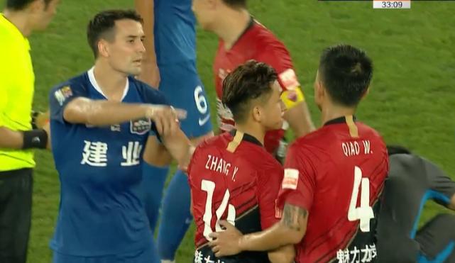 100秒凌空打红牌郜林,姆巴佩100秒内凌空打红牌