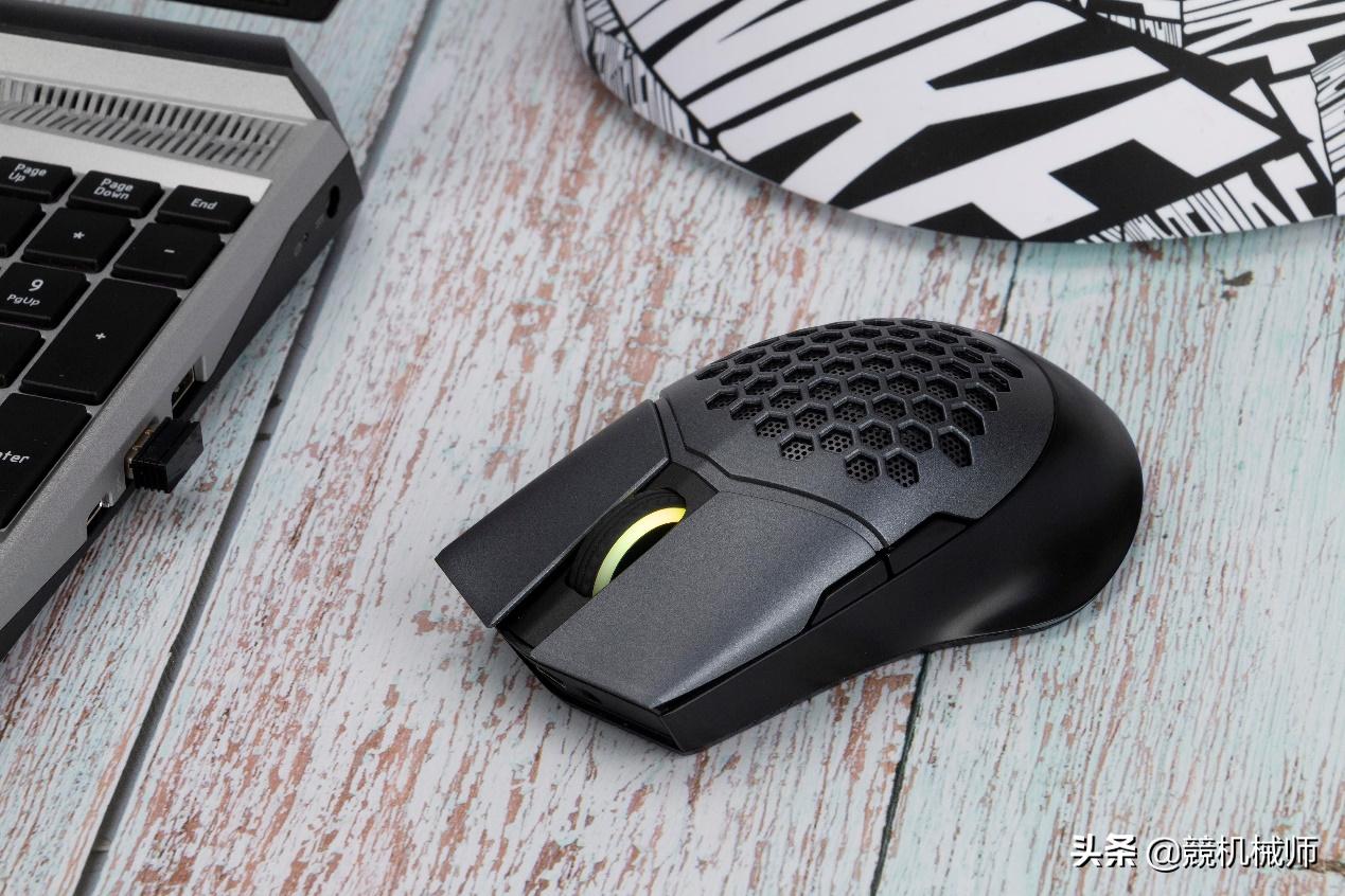 机械师m7双模和m8双模选哪个,机械师m8畅玩版鼠标