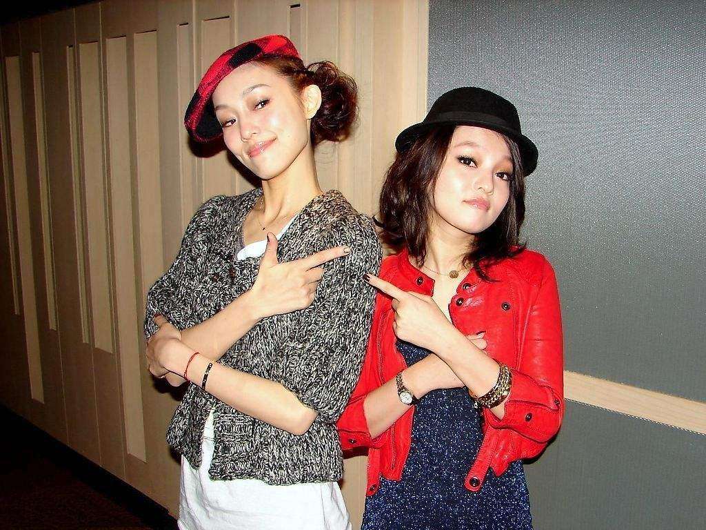 范玮琪下巴缝15针照片,范玮琪晒素颜照皮肤焦黄显憔悴