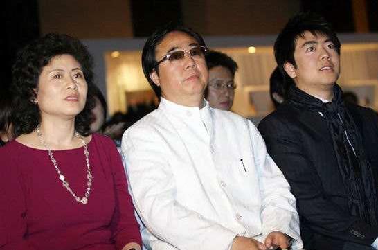 郎朗的成长辛酸历程,郎朗是如何一步步成为钢琴家的