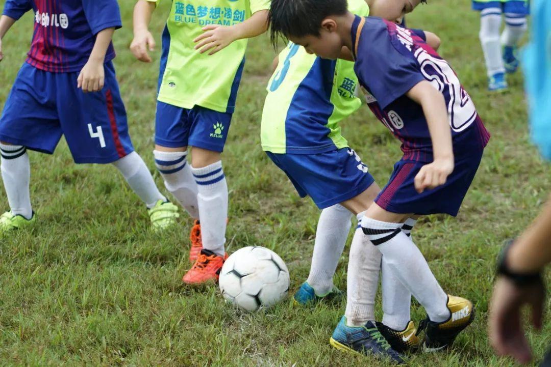 派迪茵4号足球,派迪茵校园足球