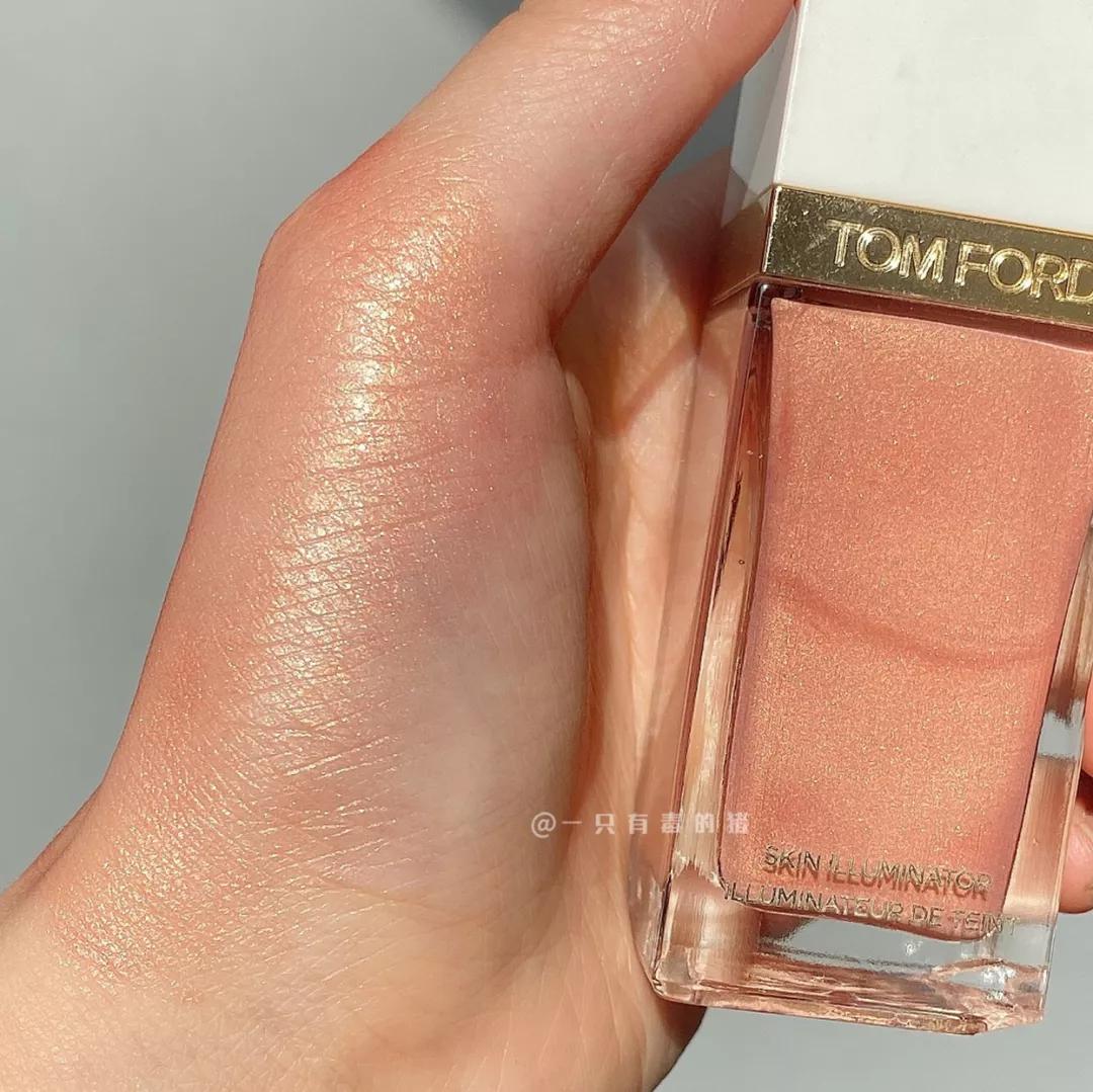 黄皮彩妆推荐一套还是二套,适合黄皮的大牌彩妆推荐眼影