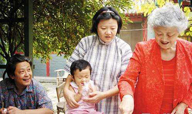 洪晃搞艺术的人,洪晃谈自己的利己主义