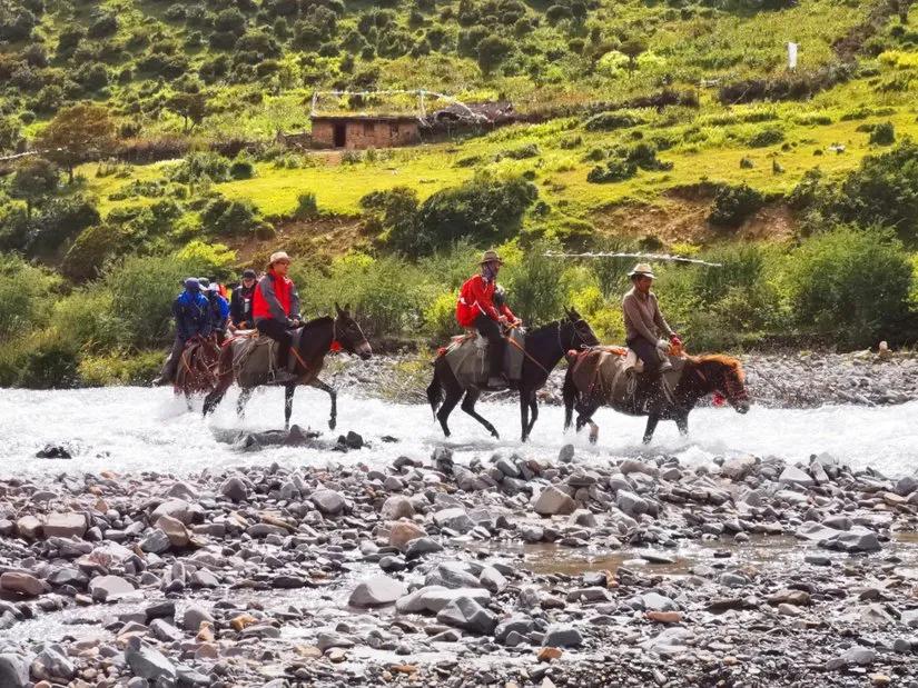 贡嘎山的徒步,贡嘎雪山大环线徒步游记