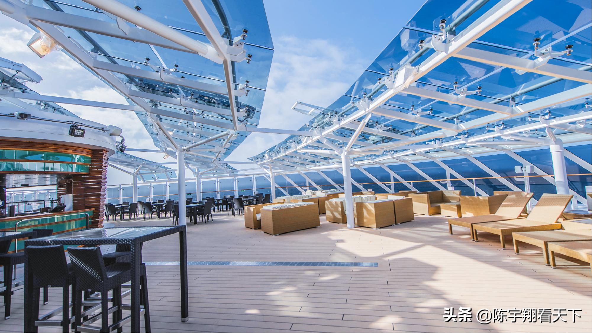 造价10亿美金亚洲最大邮轮，荣耀号上20个特色吧怎么玩？