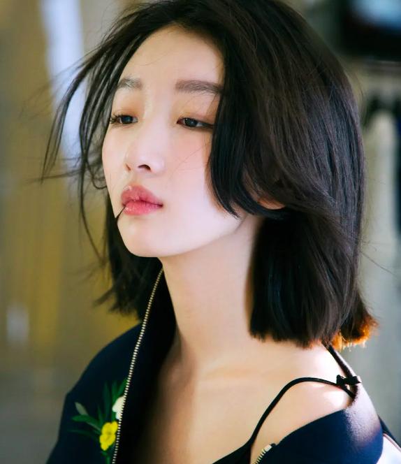 丑拒？散了吧，周冬雨这张脸没有对不起她