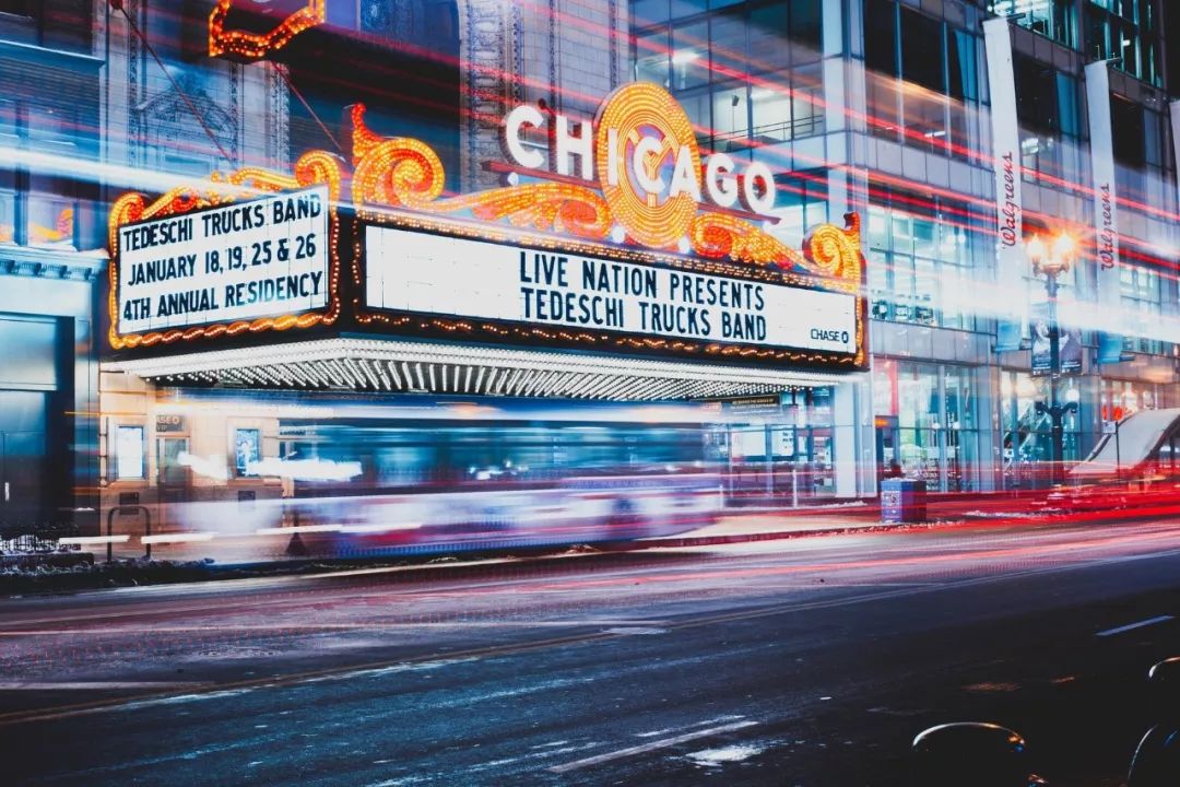 为什么快门速度高拍照黑,为什么拍照一按快门就模糊