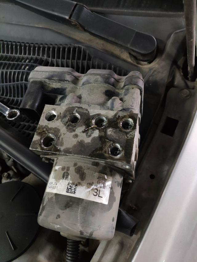 别克凯越abs泵坏了有什么后果,15款凯越abs故障灯亮了怎么解决