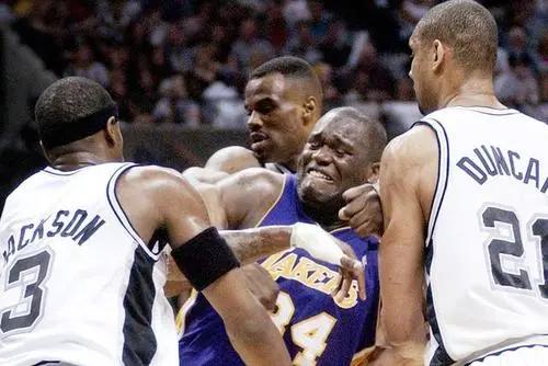 nba历史各个领域最强的球员邓肯,邓肯和乔丹最后一战视频