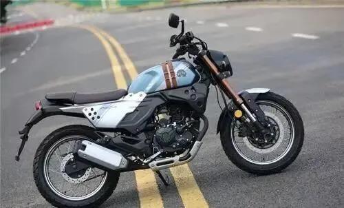 cyclone400复古摩托车,雅马哈复古摩托车sr400价格