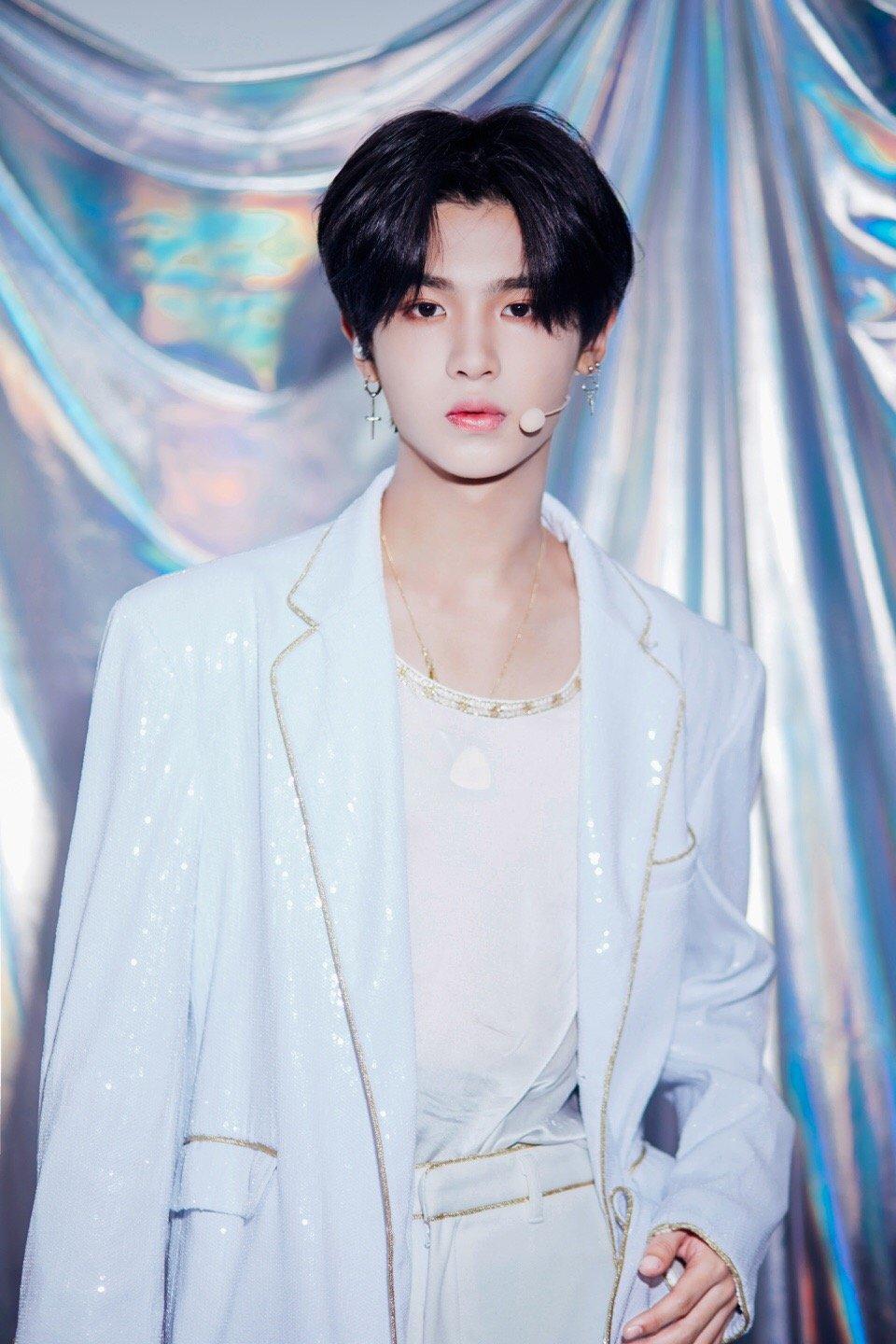 next乐华七子浙江卫视2020,乐华七子nextheartfullofyou舞台