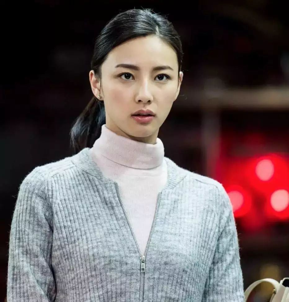 王思聪为什么和陈雅婷秀恩爱,王思聪陈雅婷现身机场