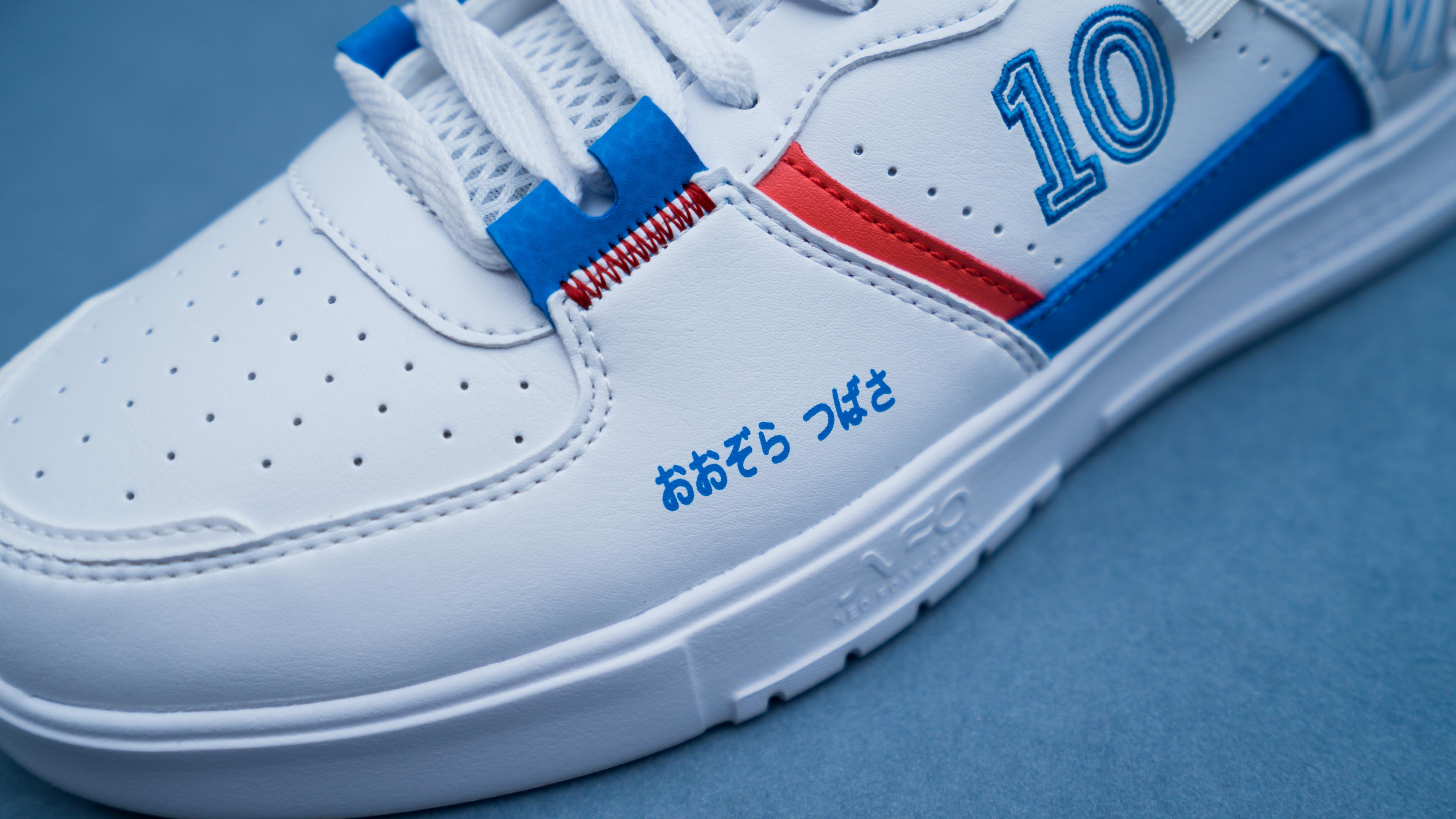 加上NFO科技，这一波联名有内味了：361°X足球小将小白鞋体验