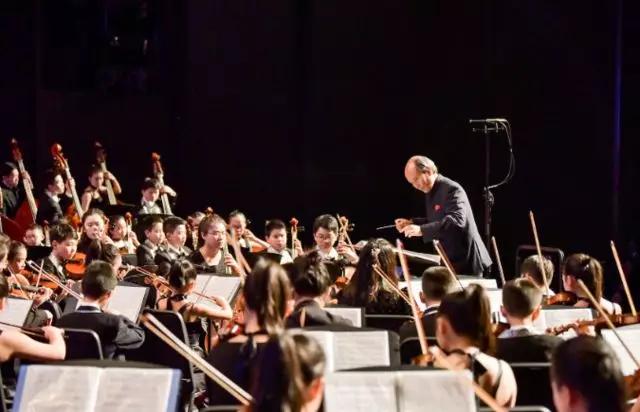 这个网红潮流地标惊喜不断！12月21日全场餐饮五折起等你来嗨