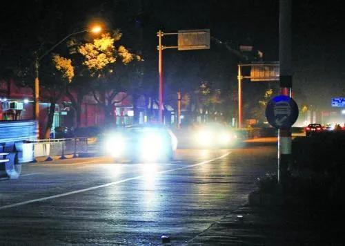 台灯炫光和眩光区别,防眩光护眼台灯推荐