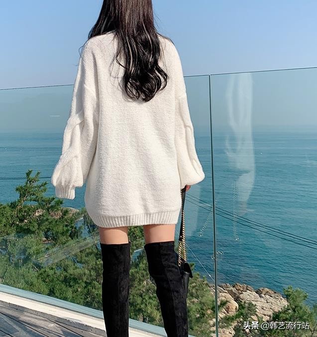 今年流行设计感毛衣,韩国设计款宽松毛衣