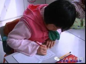 砚小田课堂握笔姿势,田钢笔字练字方法