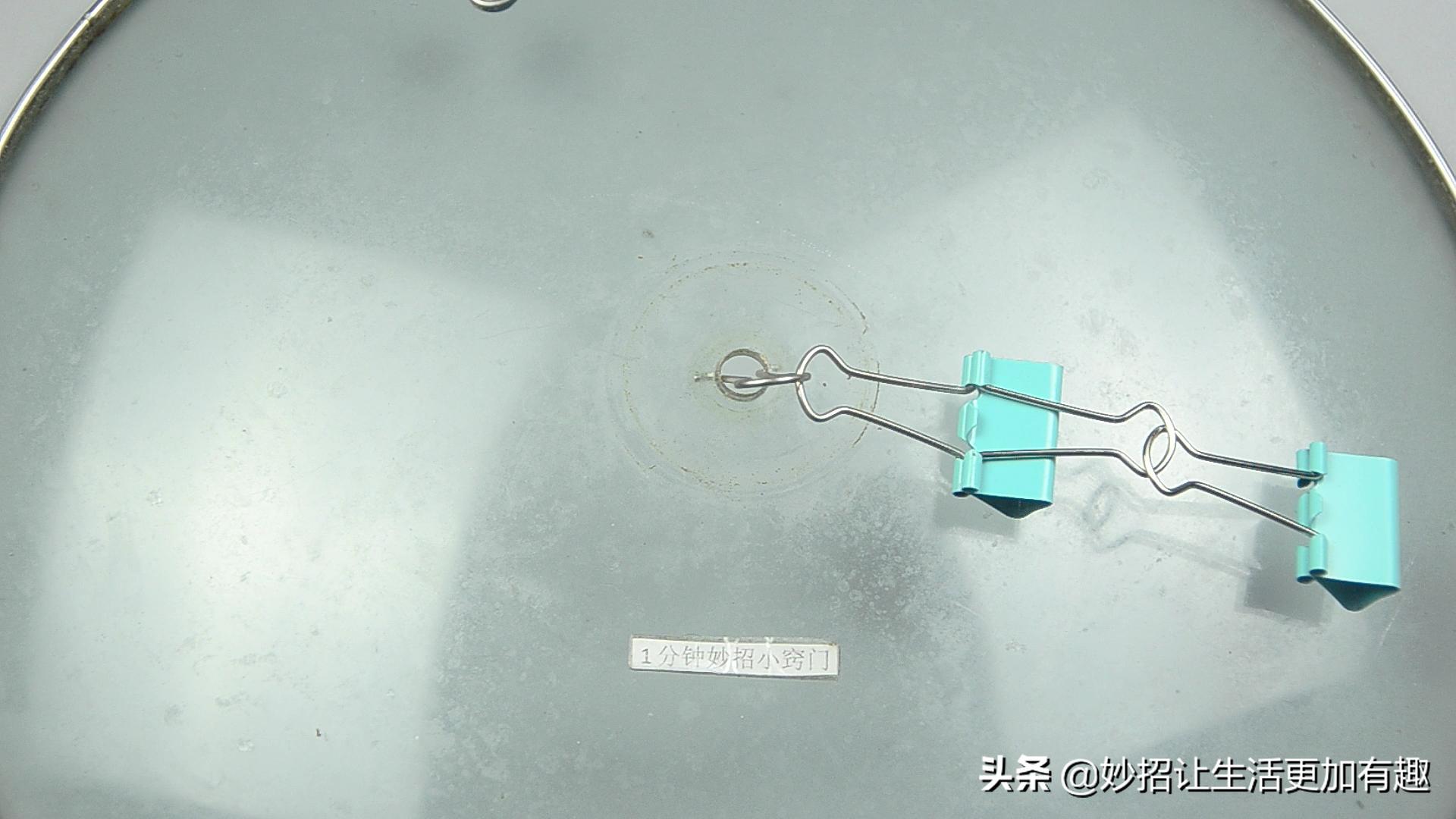 炒菜的锅的把手坏了怎么办,炒菜的时候锅盖扣住了怎么办