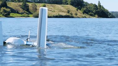 能让自行车下水“游泳”的神奇背包，解锁乘风破浪新玩法，太溜了
