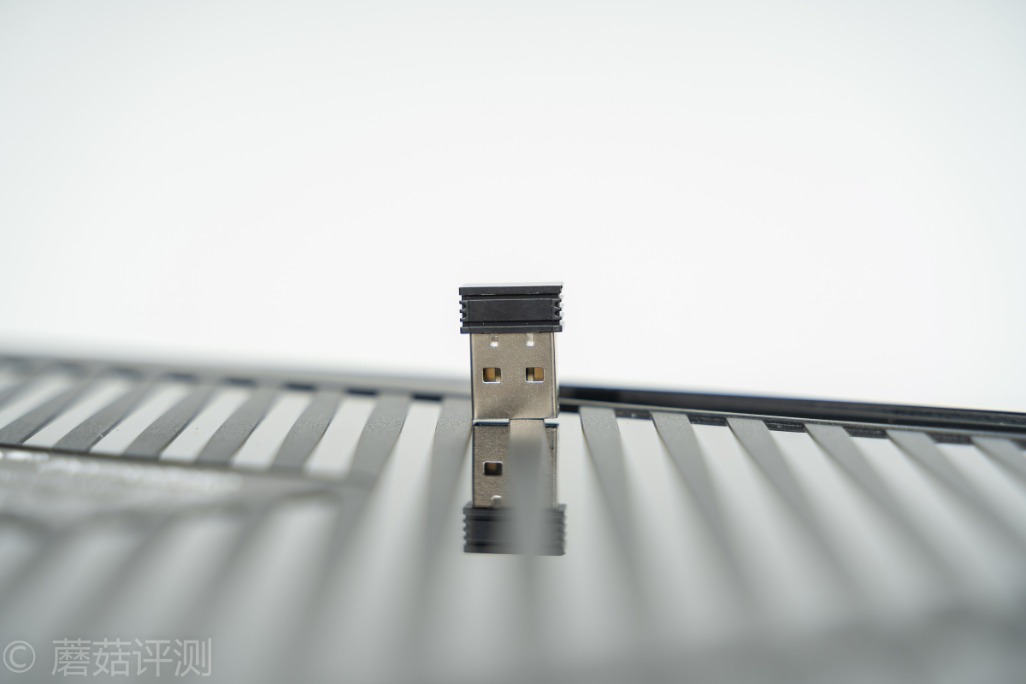 做工细腻手感超好,曜越g821多模电竞机械键盘