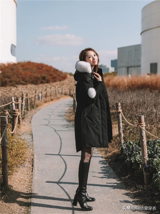 冬季羽绒服怎么穿不显臃肿,冬天穿羽绒服怎么搭配时髦又显瘦