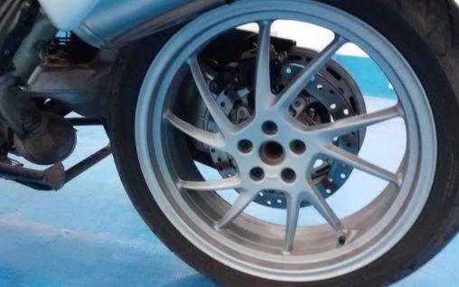 中了香港骑警的毒，拿下宝马F800GT，鲍鱼刹车、皮带传动、单臂摇