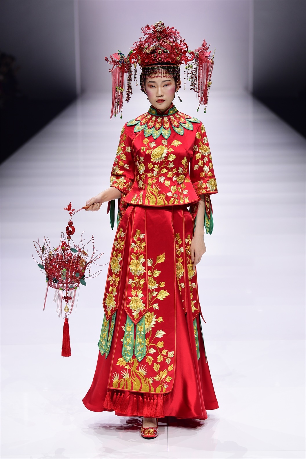 中式“新时尚”旗纪高定之美，上海时装周完美演绎