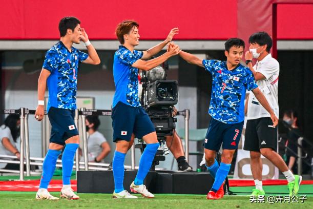 一球轻取南非,中国球迷“含泪”羡慕:这支日本国奥队史上最强?