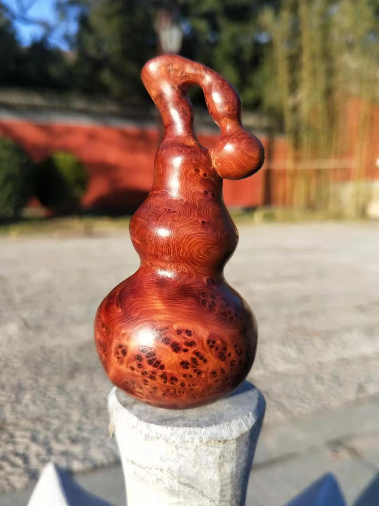 怎么盘玩琥珀木手把件,怎样盘玩榆木把件