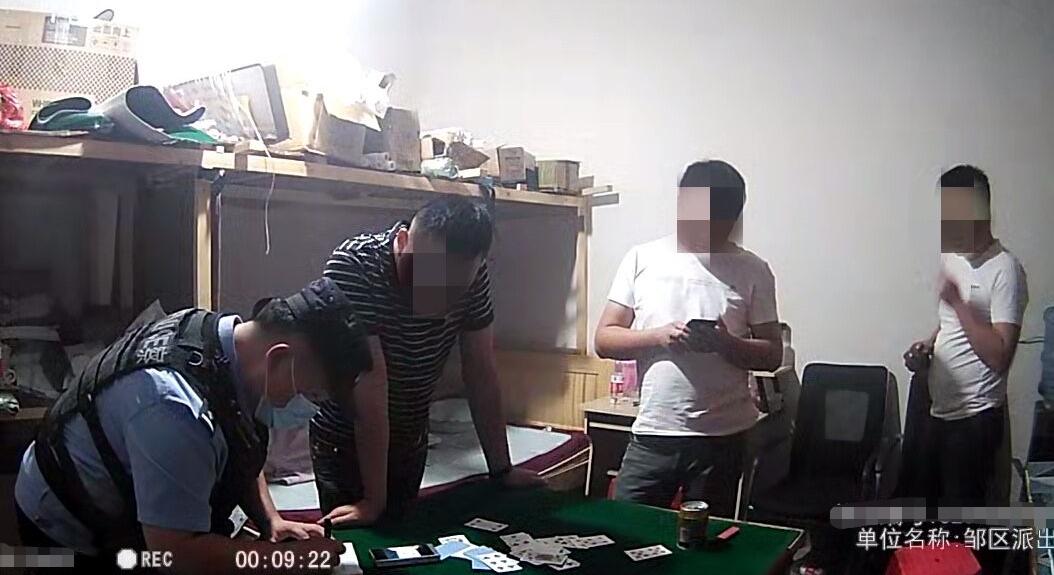 疫情期间不遵守规定被抓,疫情防控不遵守规则的人