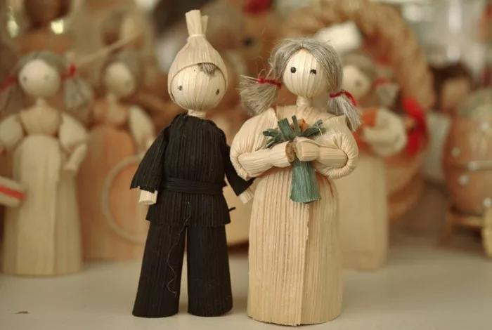 用玉米皮做的手工作品,手工玉米皮编席子教程