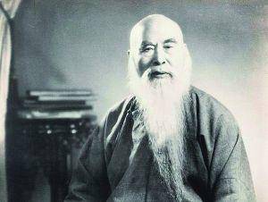 他醉酒后题字:“不可随处小便”,醒后重新排序,竟成为至理名言