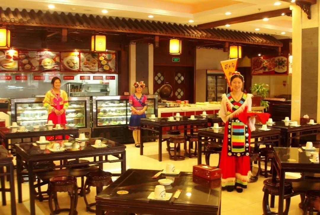 这家荣获“金樽奖”的酒店，实至名归，超多惊喜，客房+美食+商务+休闲+艺术……来了就不想走