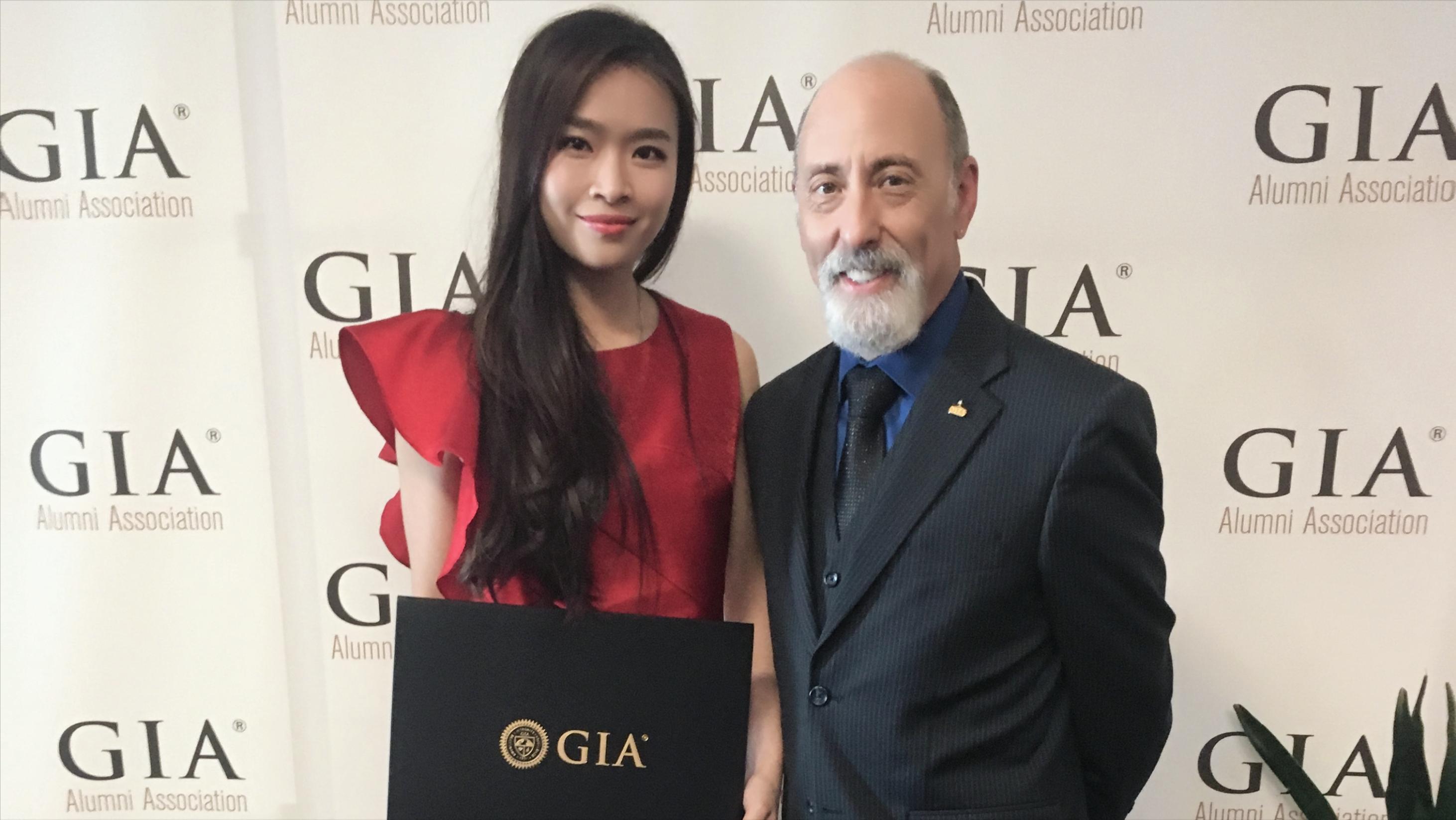 27岁回国创立珠宝新品牌新乡美女挑战平原路商圈年轻人超喜欢