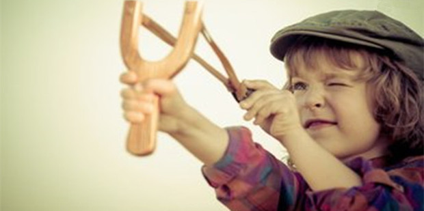 传统弹弓打法,传统弹弓入门技巧