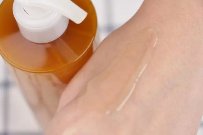 法国雅漾属于几线品牌,雅漾和理肤泉水乳哪个好