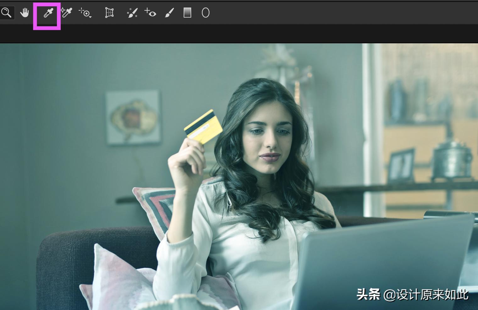 ps怎么用吸管调整白平衡,21版ps如何校正图片的白平衡