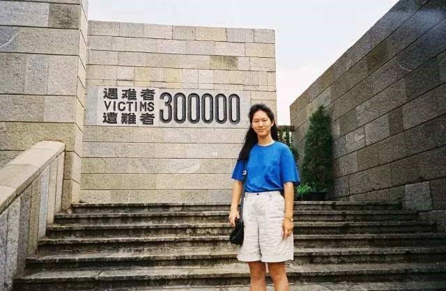 没有她世界依然在绽放,没有她的世界就没有存在的必要