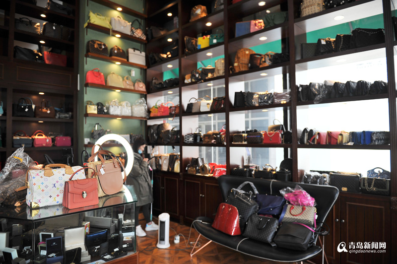 豪！一块腕表能买青岛一套房小伙开奢侈品收售店年流水过亿