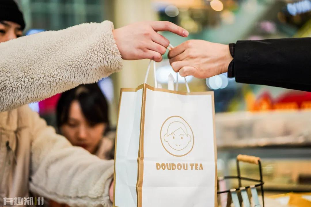 逛陈砦花卉,逛完街来杯温暖的奶茶