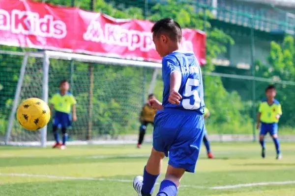 少儿足球培训班,少儿足球培训