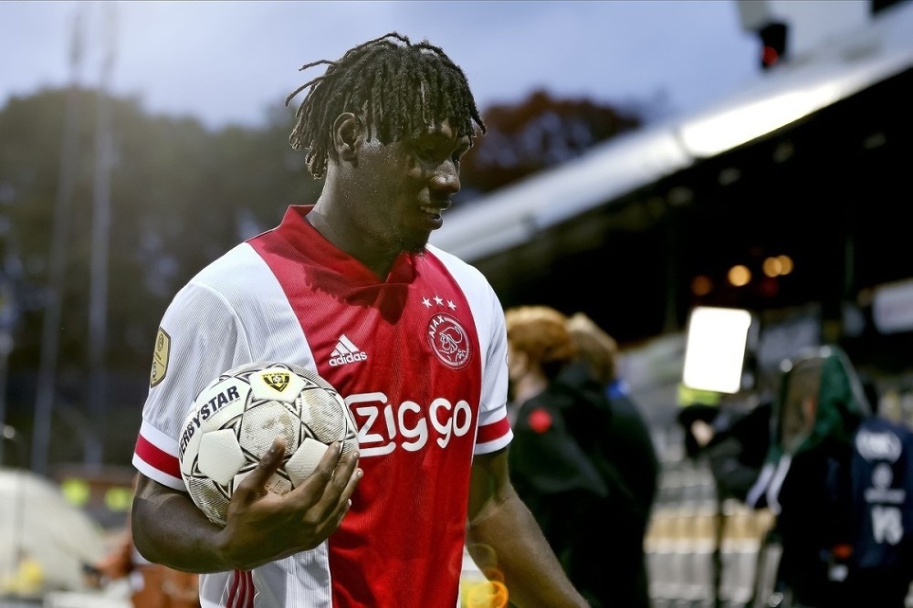 阿贾克斯19比0狂胜对手,阿贾克斯13-0大胜创纪录