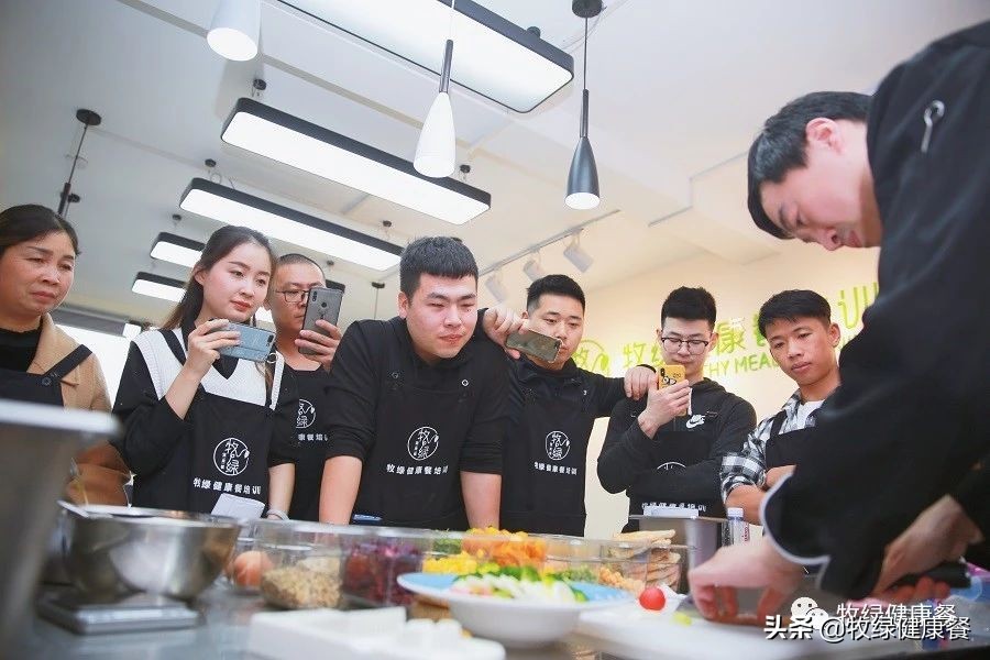 轻食沙拉开店准备,轻食沙拉有什么好店