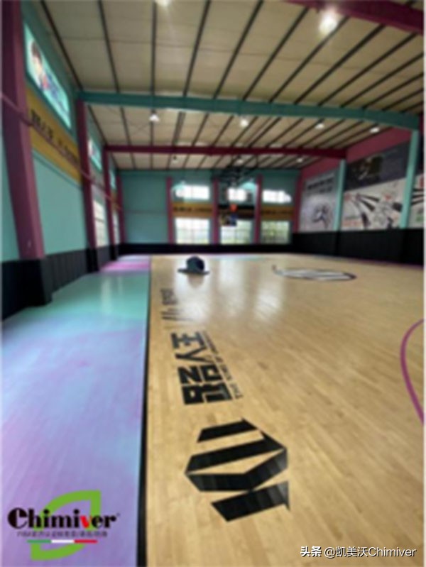 运动木地板彩漆,运动木地板漆施工视频