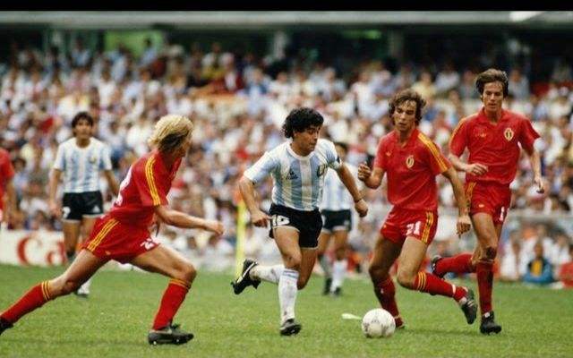 迭戈阿尔曼多马拉多纳,迭戈阿曼多马拉多纳实况足球