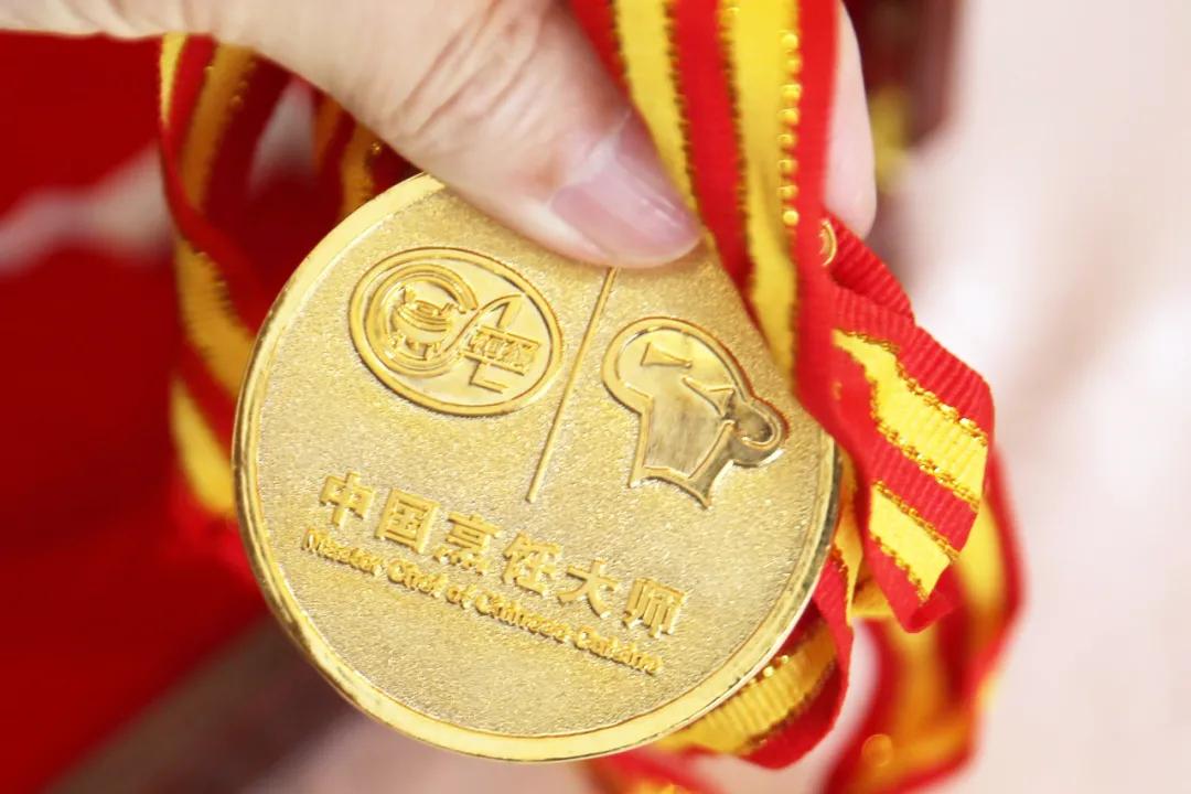 专业，创新，科班，看这位宜兴大师用心烧制的人生大餐