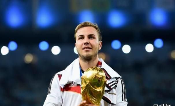 穿10号球衣的中场有几人,身披10号战袍球员