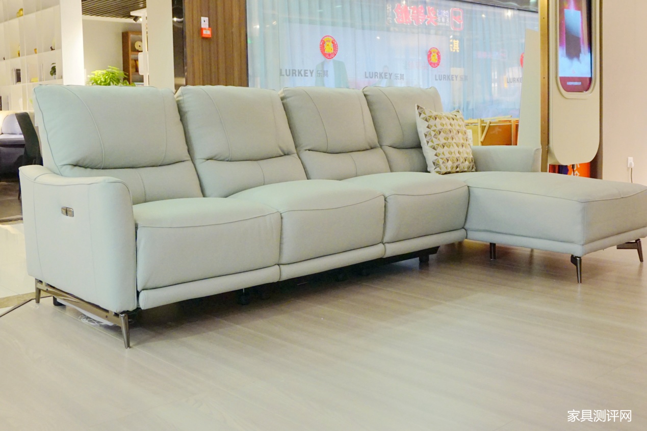 芝华仕头等舱沙发50110：外形好搭功能体贴，精致懒人之选