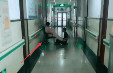 妻子宫口开得慢，这位老公的做法引人称赞，网友大呼“我酸了”